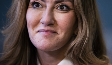 Welingelichte Kringen - Nieuws van overal: minder lezen, meer weten