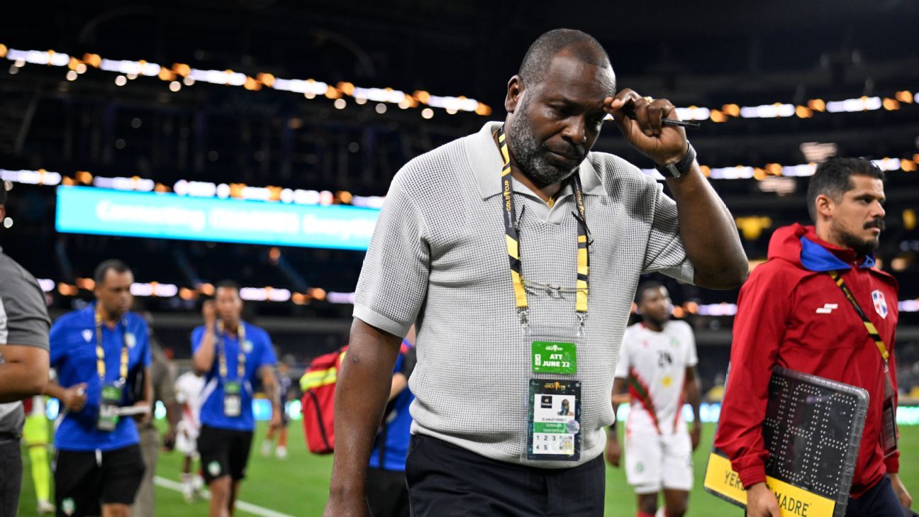 Menzo vertrekt per direct als bondscoach van Suriname