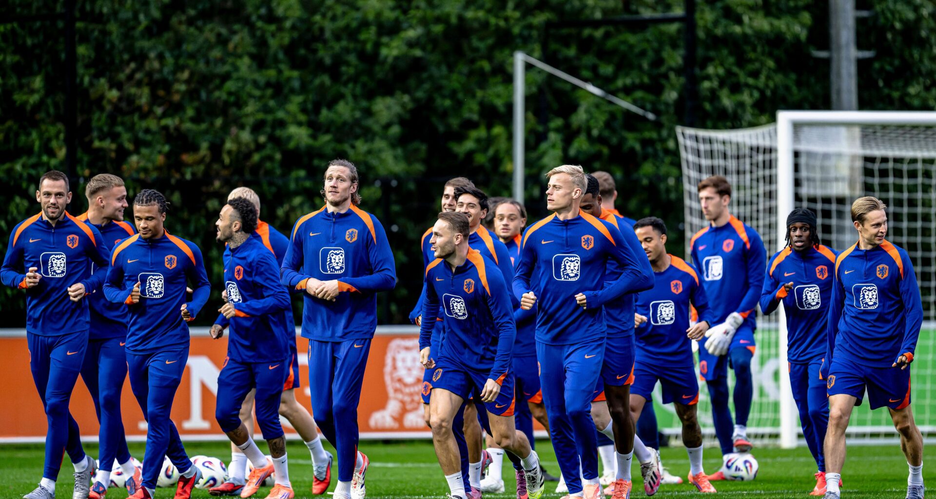 Speler van Ajax praat zichzelf in WK-selectie van Ronald Koeman: ‘Daar ga ik wel vanuit’