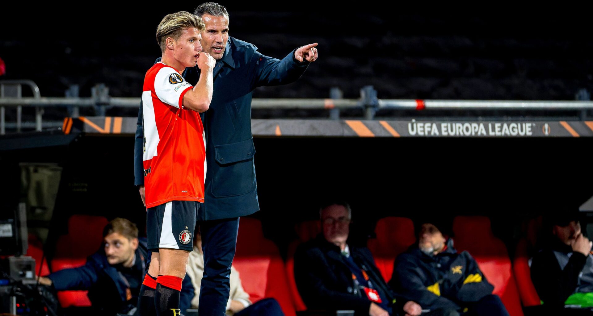 Robin van Persie snoeihard afgemaakt: ‘De slechtste beslissing óóit van een Feyenoord-trainer’