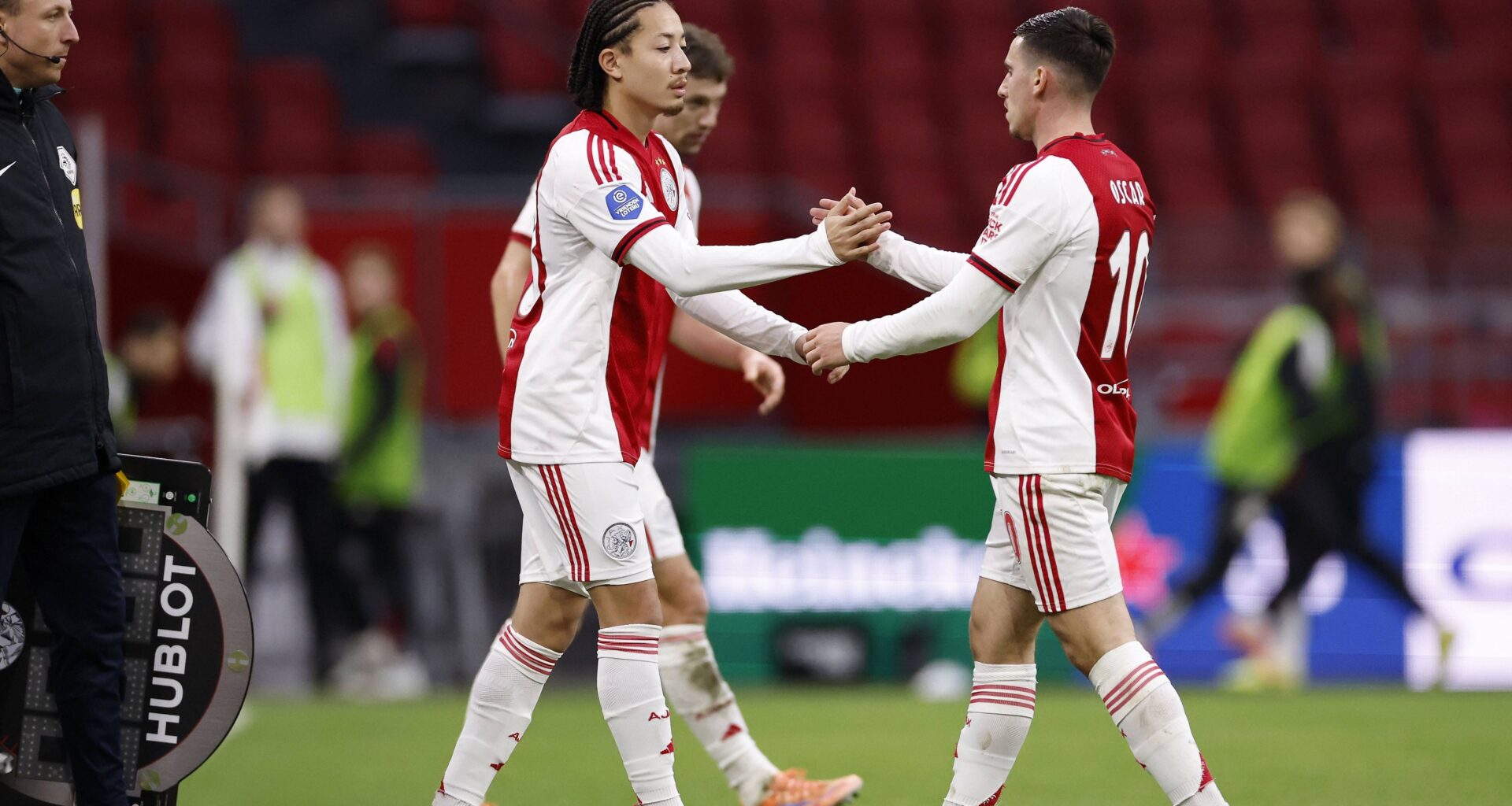 Spaan deelt 8 uit aan speler Ajax: 'De rest keek naar Godts, ik keek naar hem'