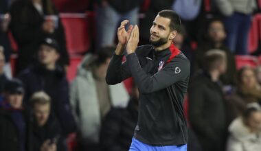 Feyenoord-fans ontroerd: Hancko draagt tijdens duel met PSV speciaal attribuut van Rotterdamse club