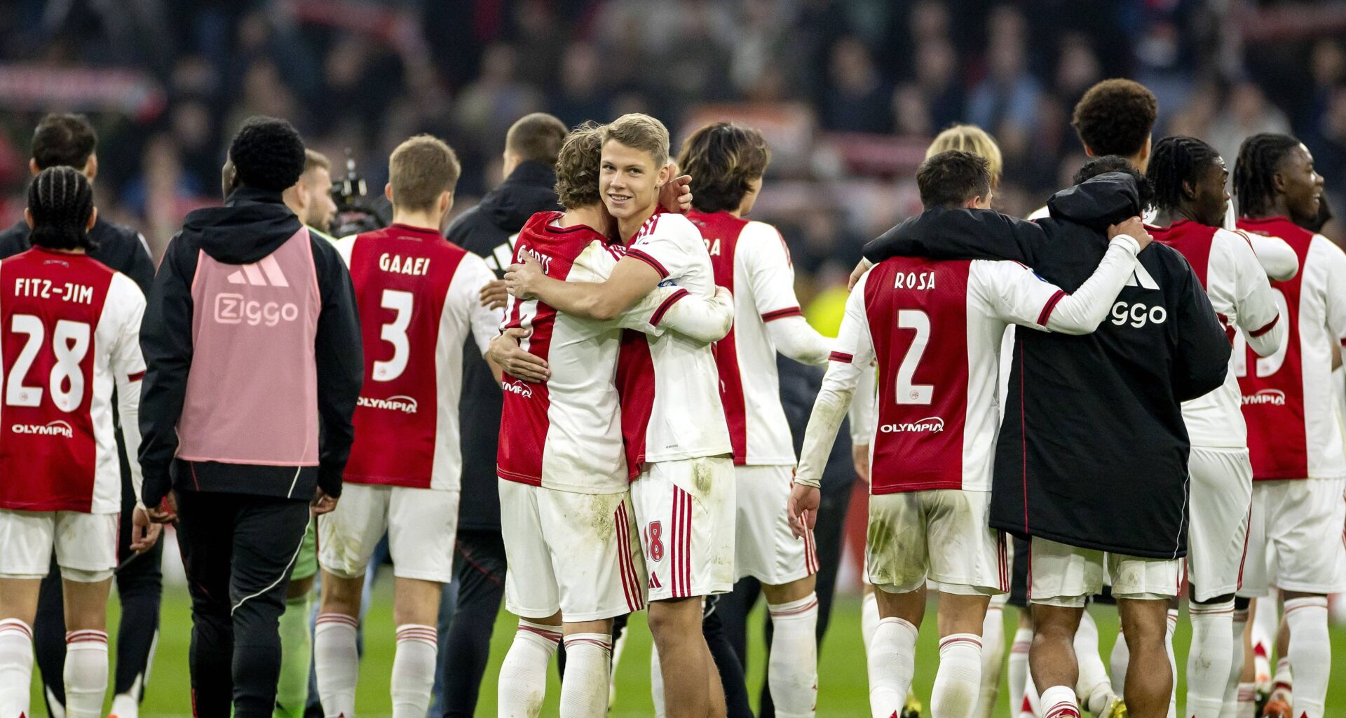 Billenknijpen voor Ajax: megatalent lijkt door te breken, maar praat met andere club
