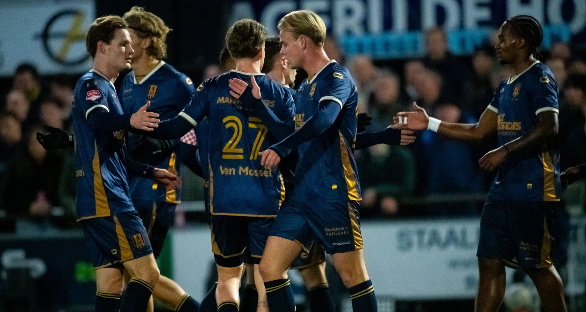 RKC Waalwijk wint met liefst 0-9 in KNVB Beker; De Treffers verovert blauwe Dennenappel