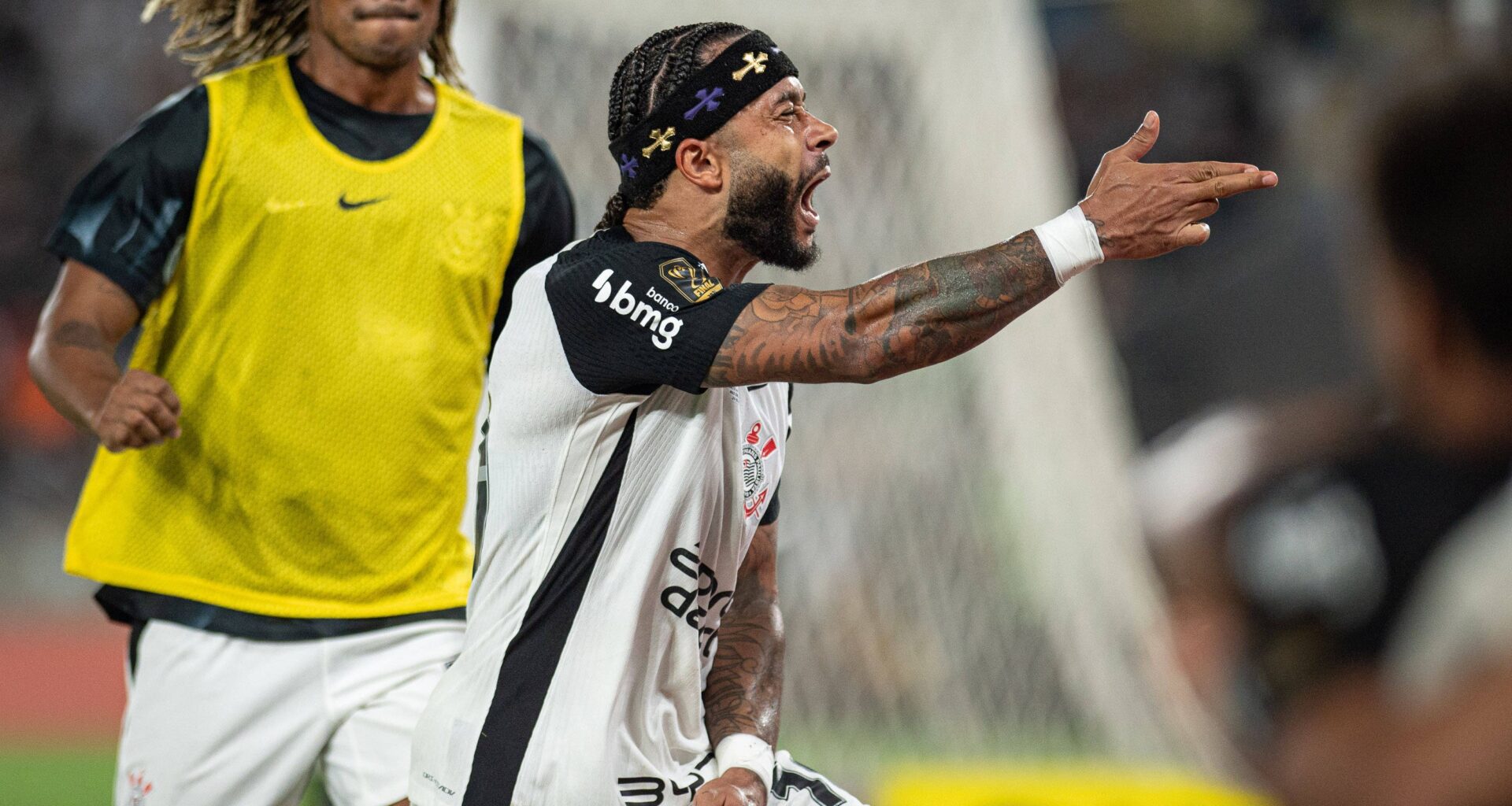 Memphis Depay schiet Corinthians naar vierde bekerwinst in de clubgeschiedenis