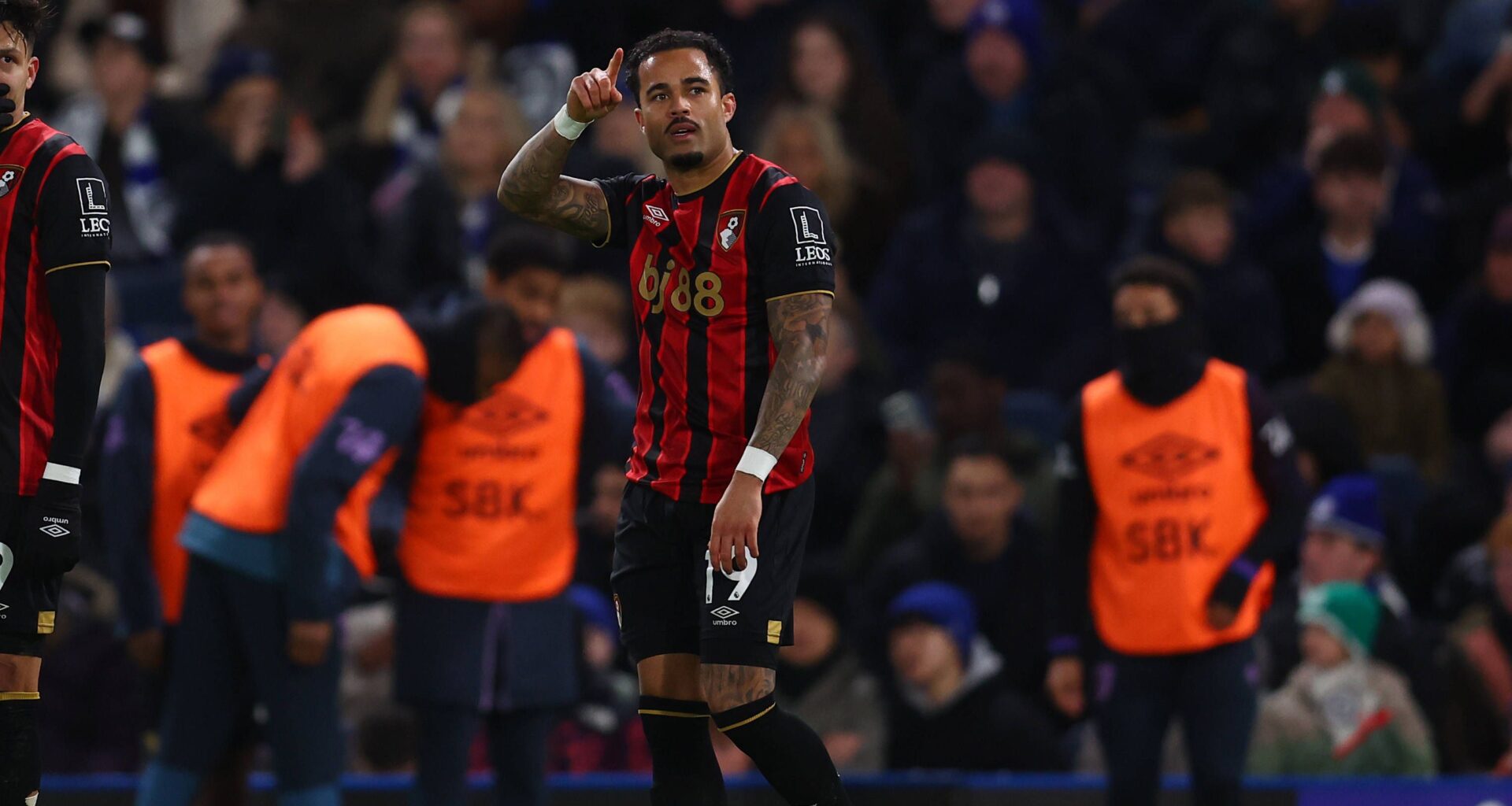 Justin Kluivert is van doorslaggevend belang in spektakelstuk tegen Chelsea