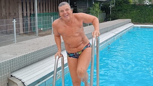 Dankzij Jacky mogen borstloze vrouwen overal zwemmen, maar de strijd gaat door