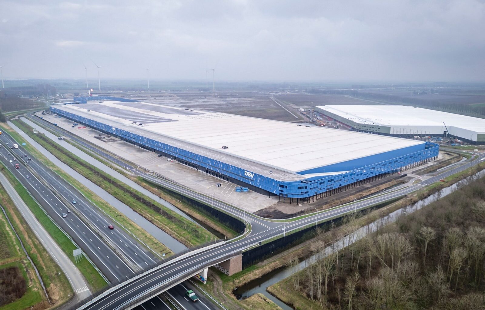 DSV verkoopt grootste dc van de Benelux paar dagen na feestelijke opening aan investeerder