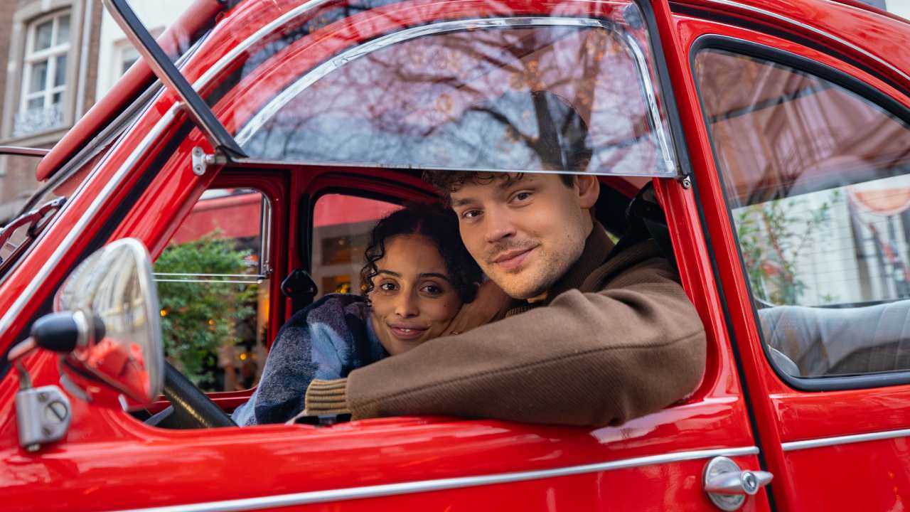 Wie speelt wie in De Kerststal van Nederland?