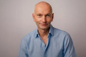 Thumbnail voor 'Ze doen veel samen: eten, datenights, spelletjesavonden en ... drinken dus'