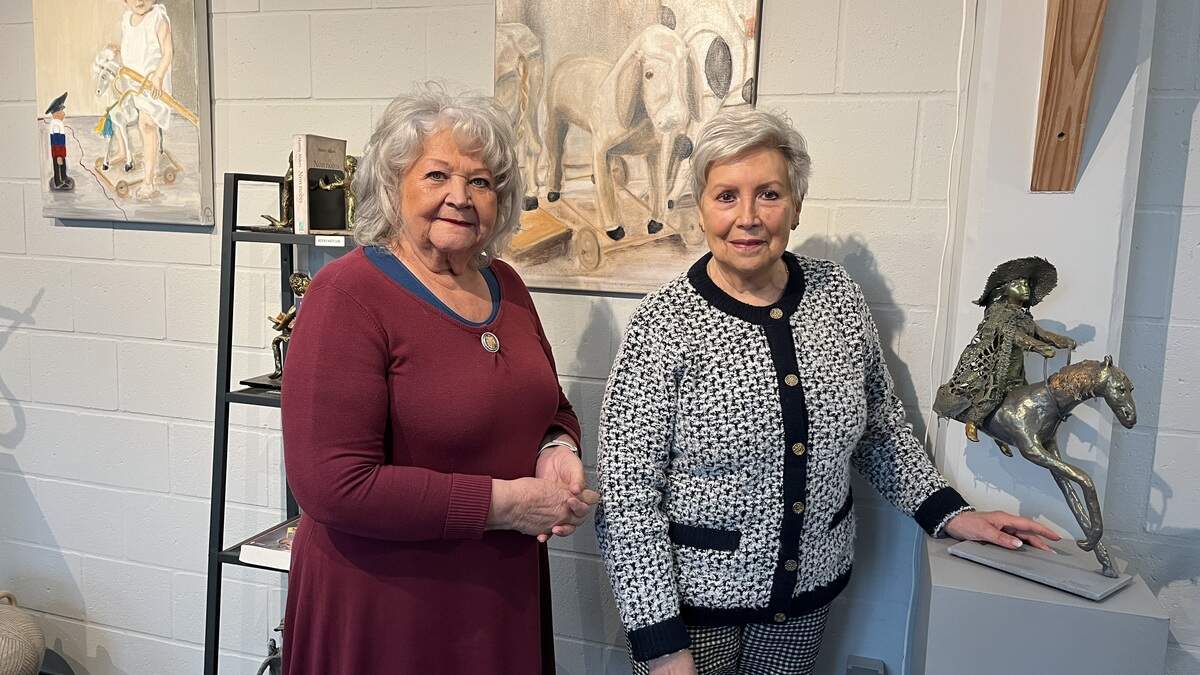 Kunstenaressen vinden elkaar in duo-expo nieuwe galerij: “Inspiratie voor uniek cadeau”