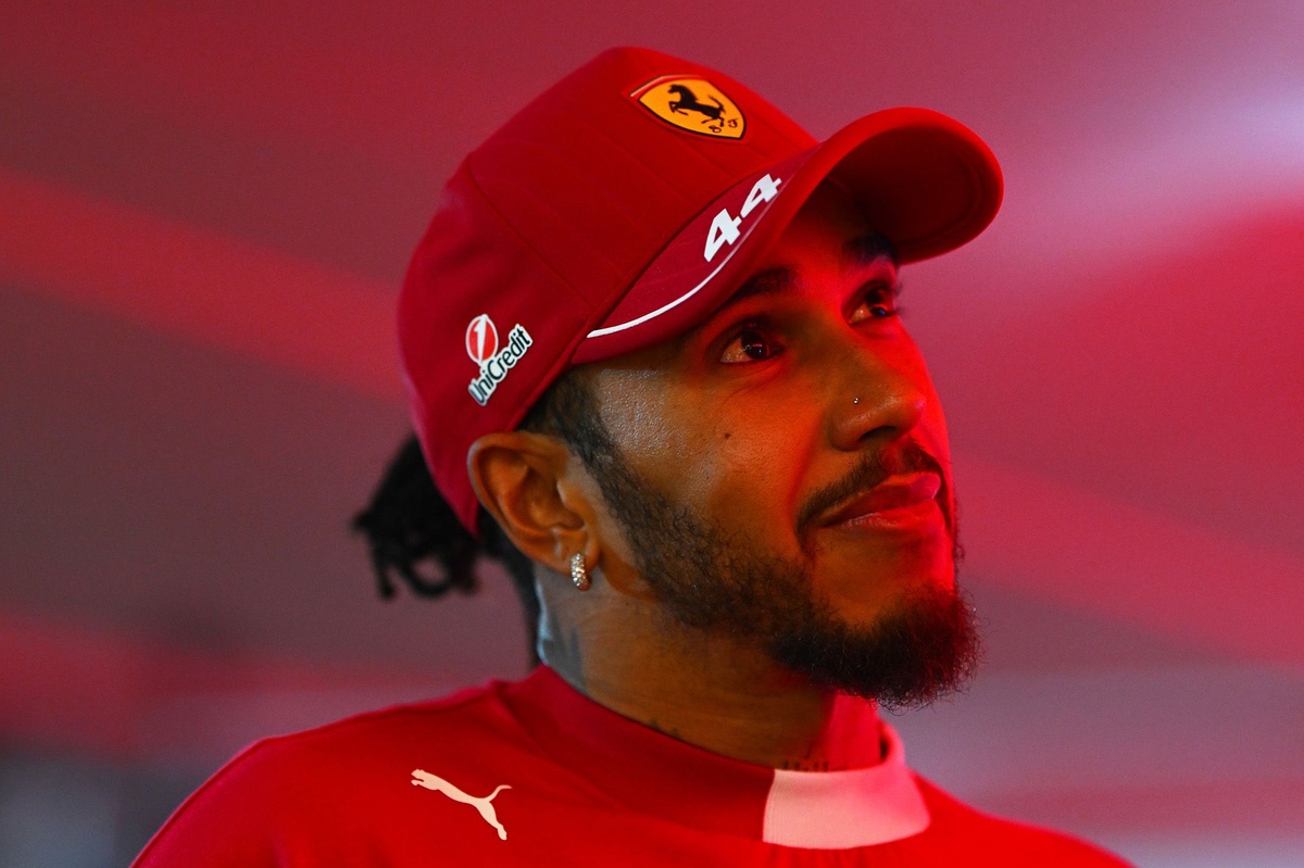 Hamilton over F1-titelstrijd: "Verstappen levert geweldig werk"