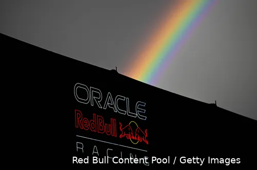 logo-red-bull-racing-regenboog-2025-las-vegas