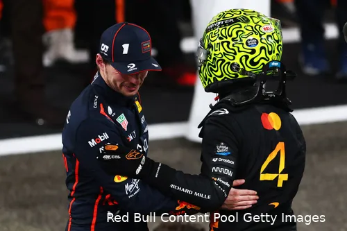 max-verstappen-red-bull-racing-gp-abu-dhabi-2025-zondag-mclaren-lando-norris
