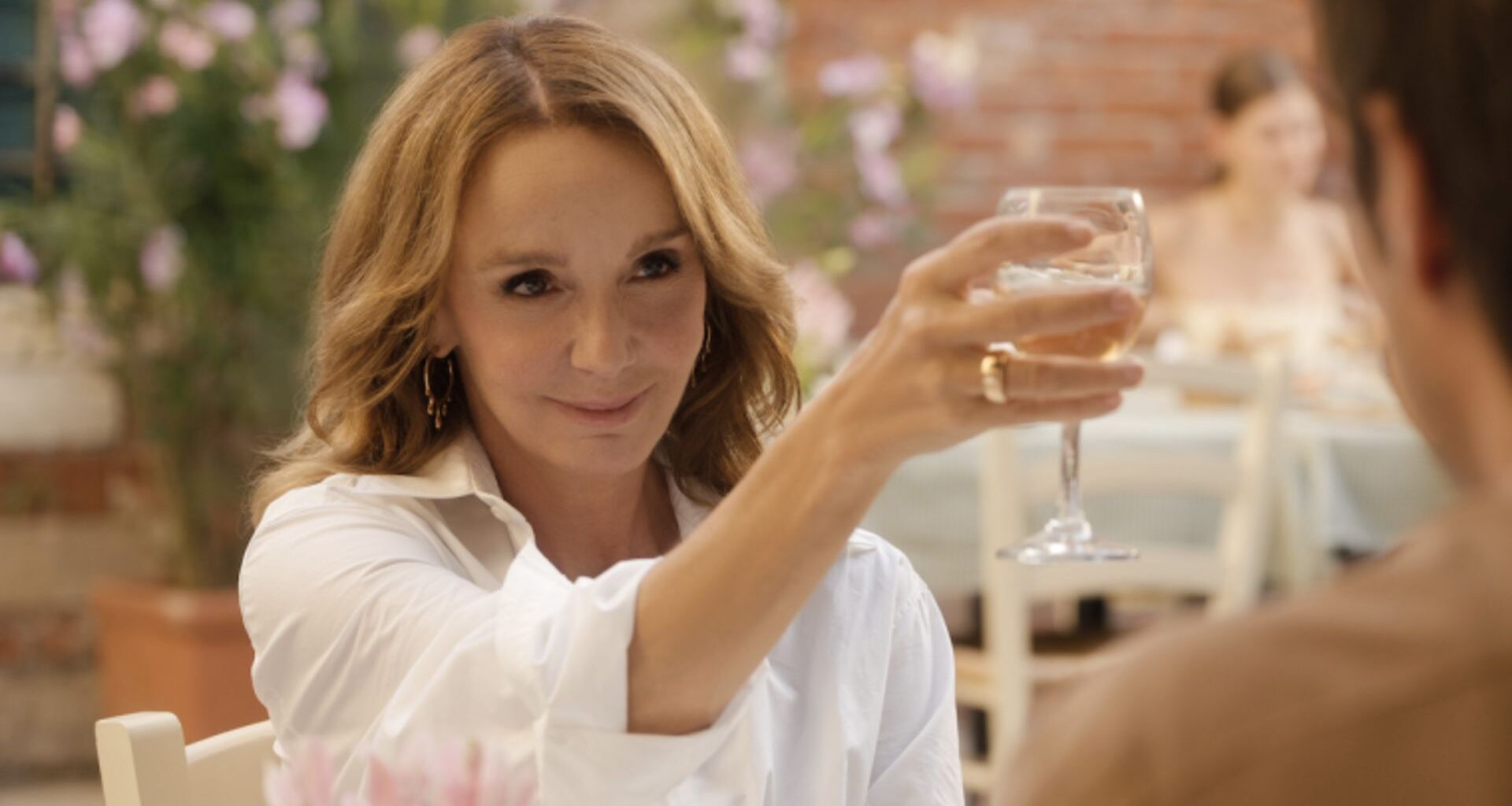 Flikt Netflix het wéér? Nieuw seizoen van geliefde hitserie scoort de pannen van het dak | Netflix Nieuws