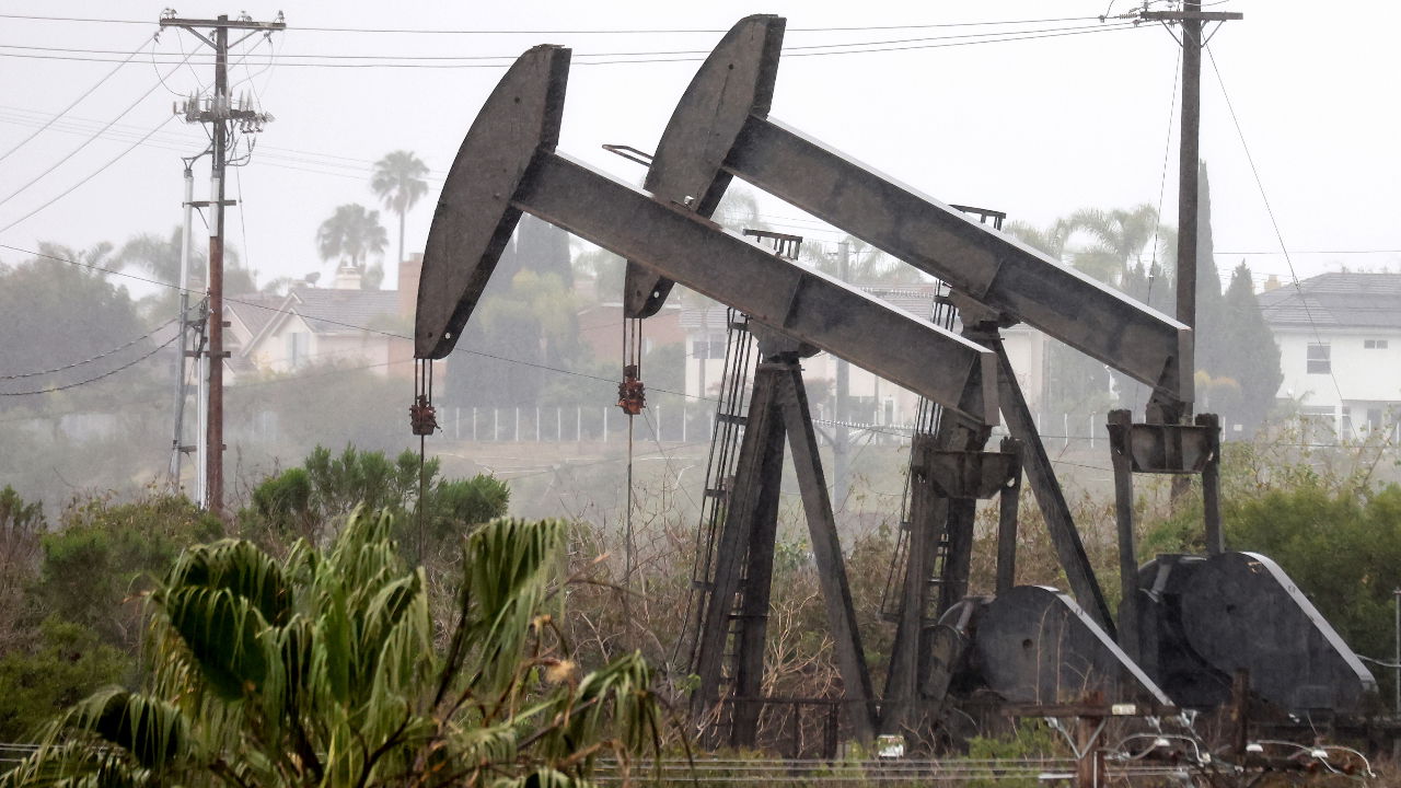 Rusland ziet prijzen voor ruwe olie dalen naar recordlaagte door sancties