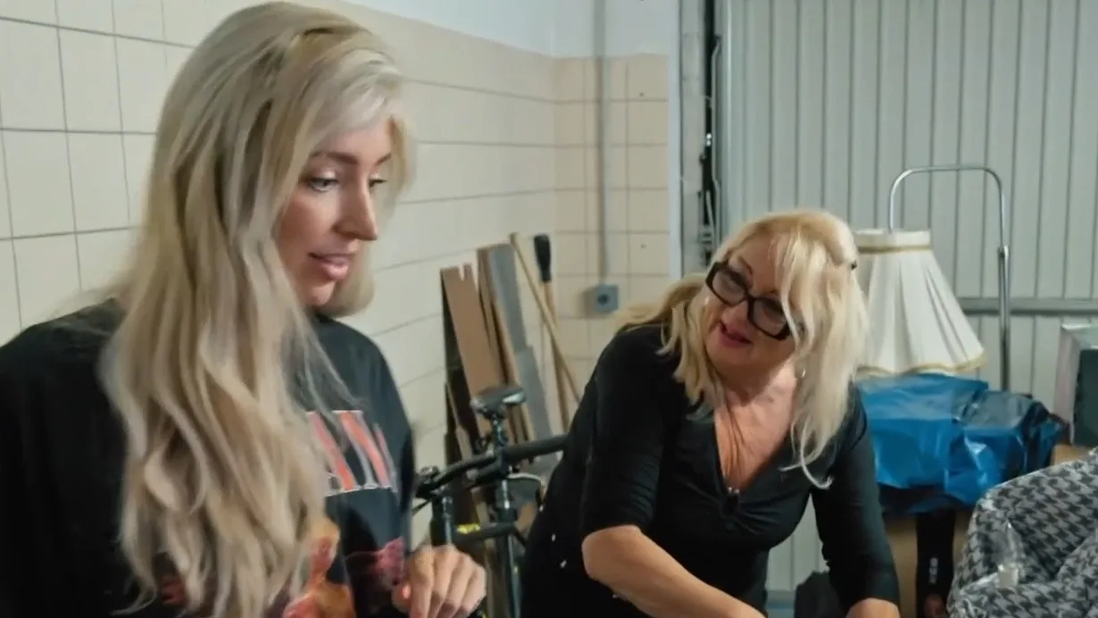 Monique Hansler sneert naar ex-schoondochter: 'Dom dat Denise dat heeft gedaan'