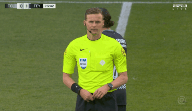 Arbiter Sander van der Eijk uitgescholden bij Telstar