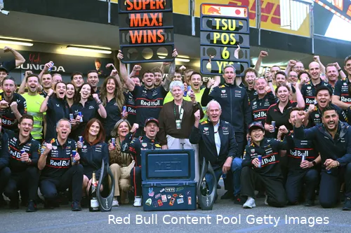 red-bull-racing-max-verstappen-helmut-marko-yuki-tsunoda-oma-gp-azerbeidzjan-2025-zondag-2