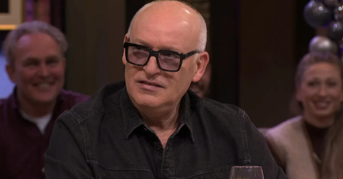 René van der Gijp stellig: 'Hij wil hier nog zitten? Nee, schei uit!'