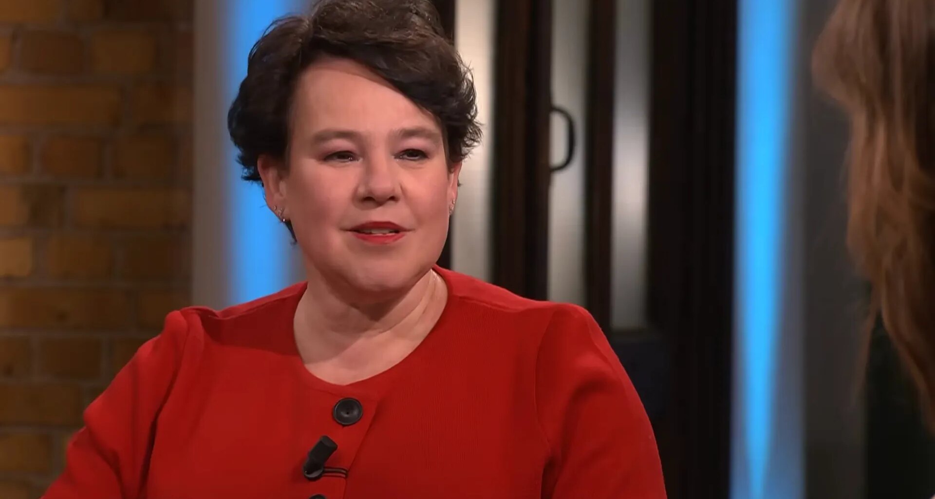 Sharon Dijksma hekelt laffe houding kabinet bij bedreiging lokale bestuurders door rechtsextremisten - Joop