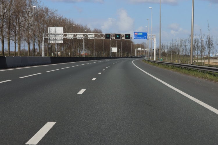 Belgen ergeren zich aan slechte staat van Nederlandse wegen