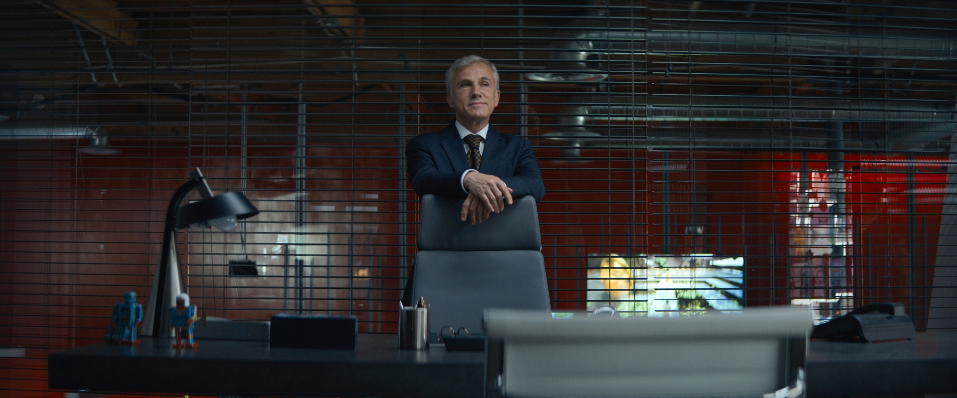 The Consultant: serie met Christoph Waltz start in januari bij Canvas - VARAgids