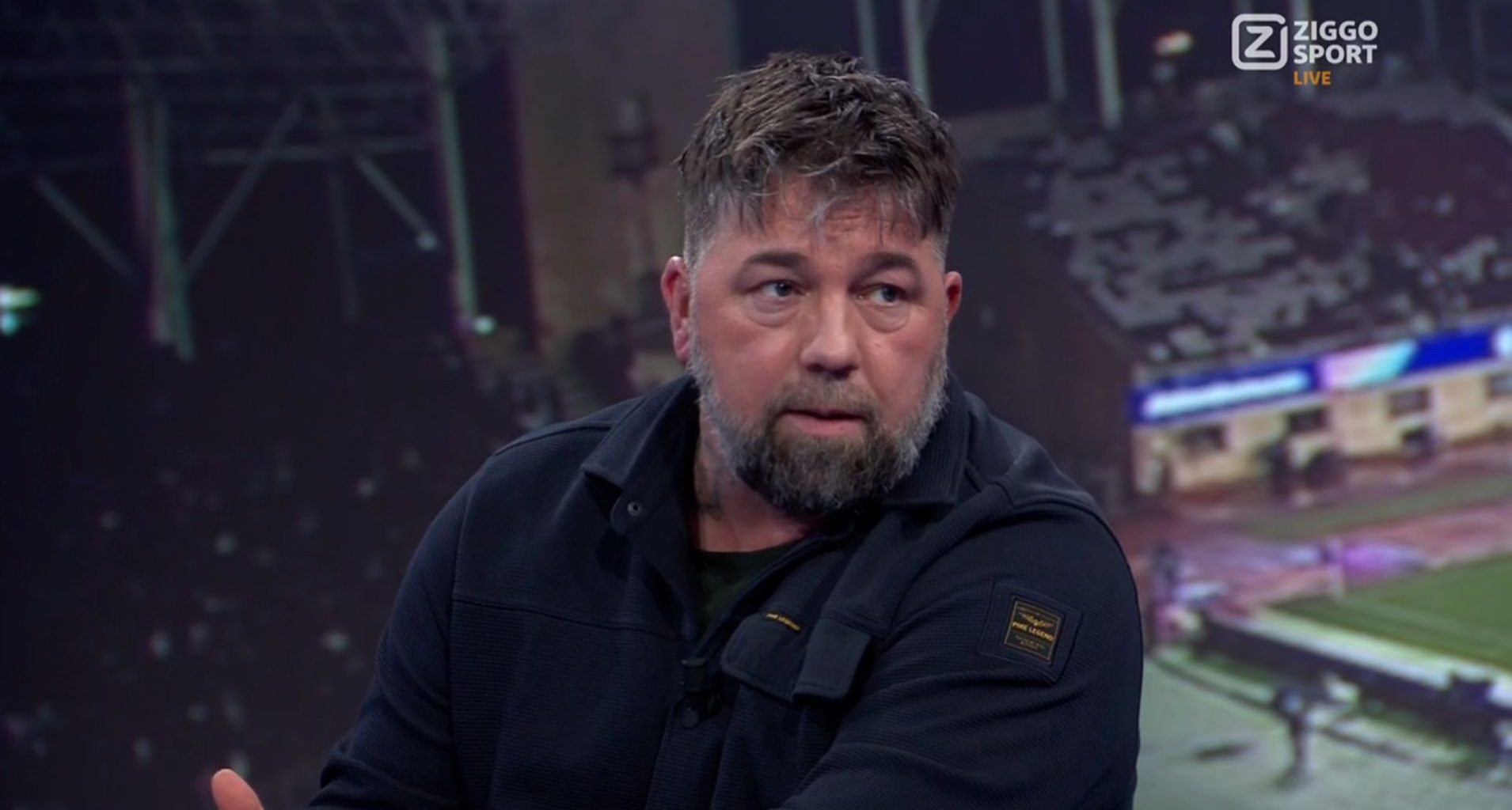 Theo Janssen wil één speler van Ajax onmiddellijk uit de basis: 'Dit kan ik zelfs nog!'