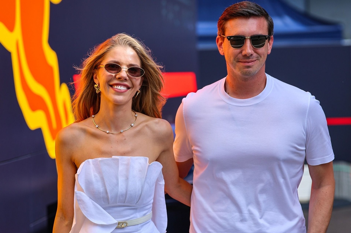 Red Bull-eigenaar verschijnt onder pseudoniem aan start van Dakar Rally