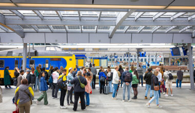 Burgerberaad stelt spitsheffing voor in trein