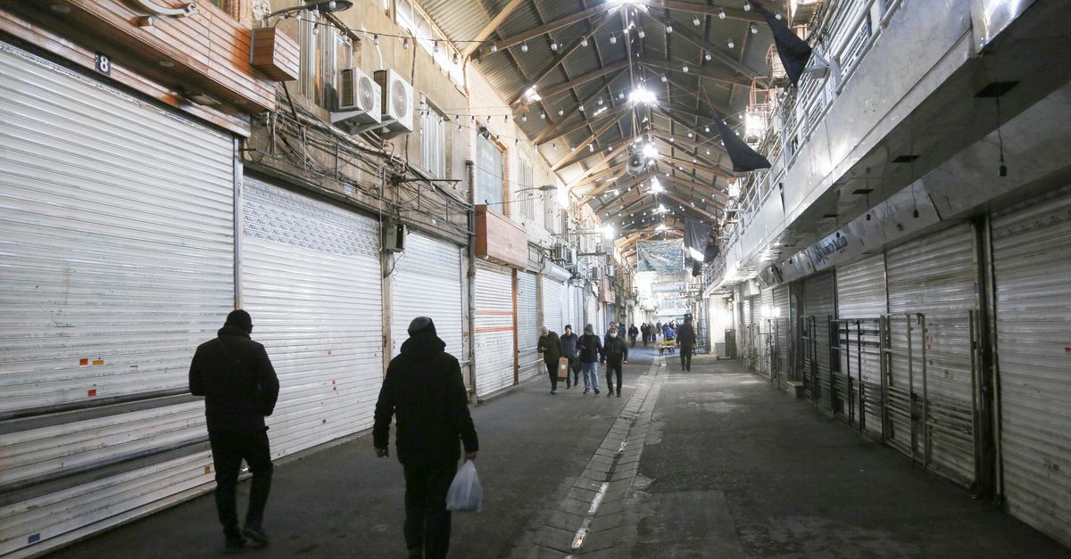 Het is afwachten of de protesten in Iran gaan overslaan, maar de woede is slechts het topje van de ijsberg