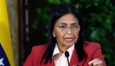 Wie is Delcy Rodríguez? Venezuela’s eerste vrouwelijke president na Amerikaanse interventie
