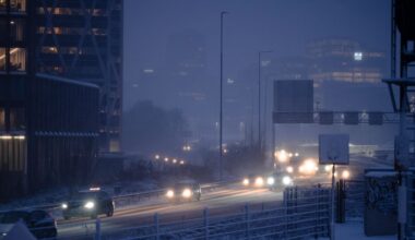 Toch de weg op, ondanks winters weer: ‘Ik zorg dat ik vóór de sneeuwbuien aankom, en vanavond zien we wel hoe ik terugkom’