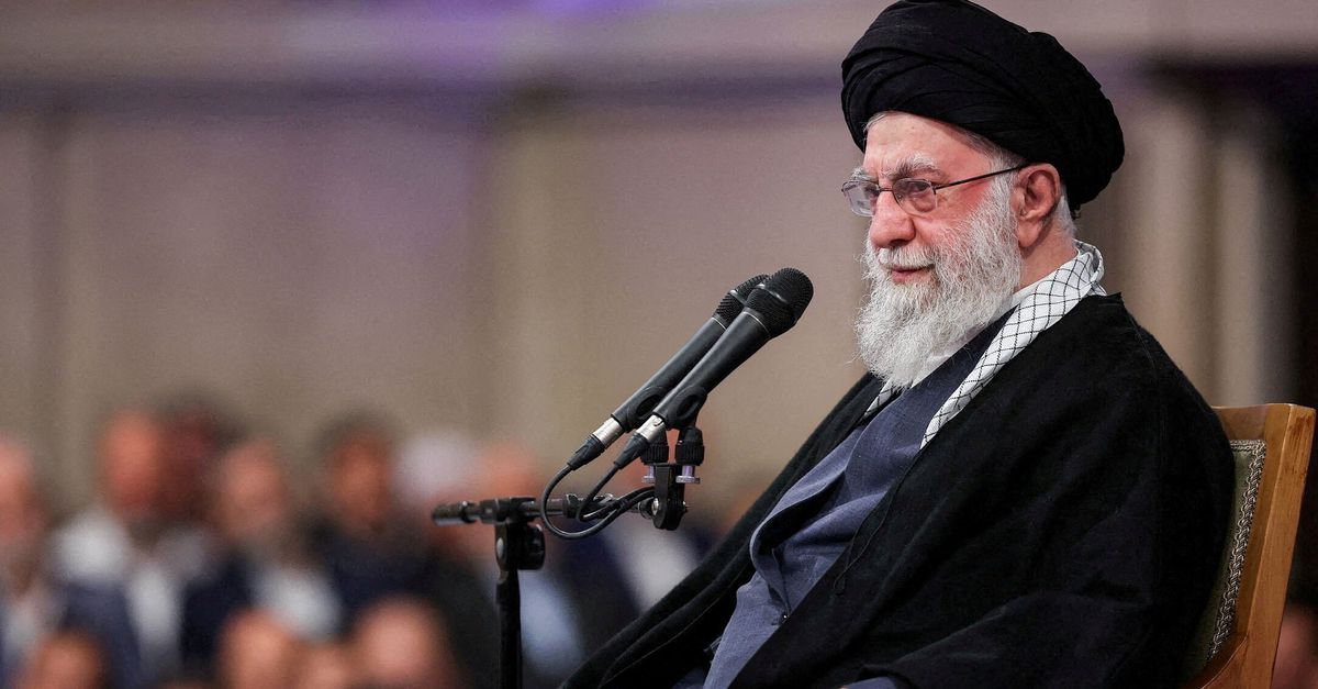 Ayatollah Khamenei laat na dertien dagen straatprotest in Iran van zich horen, verwijt demonstranten enkel Trump blij te maken