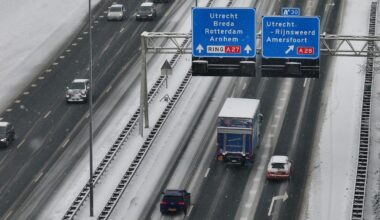 Nog altijd druk op de weg, ook grote problemen met het openbaar vervoer - RTV Utrecht