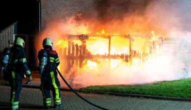 Ook in Jubbega hulpverleners bekogeld met vuurwerk | Code geel voor Waddengebied verlengd