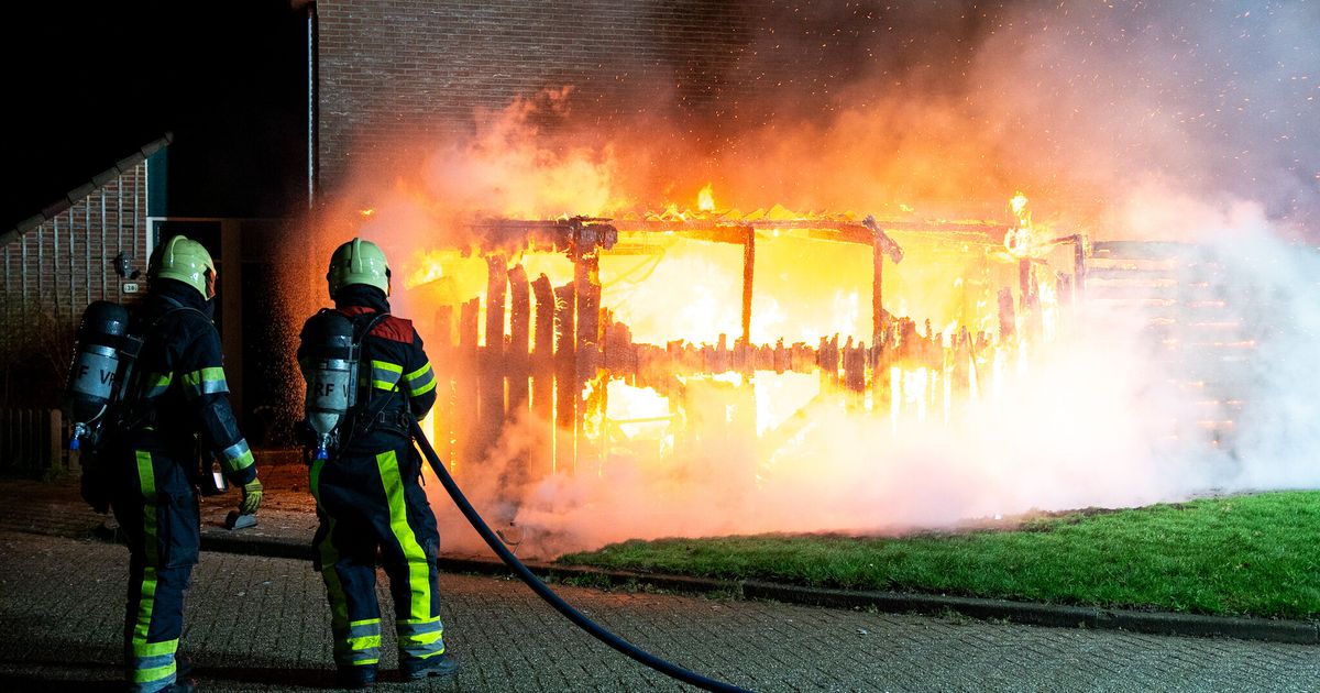 Ook in Jubbega hulpverleners bekogeld met vuurwerk | Code geel voor Waddengebied verlengd