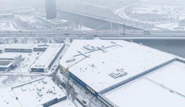 Ikea blijft gesloten door sneeuw op dak - RTV Utrecht