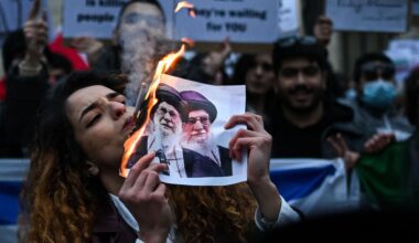 Nu de bondgenoten van Iran zijn verzwakt, is het regime kwetsbaarder dan ooit