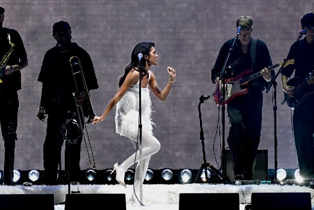 Olivia Dean in 2025 tijdens het Hot 99.5′ Jingle Ball in Washington DC. 