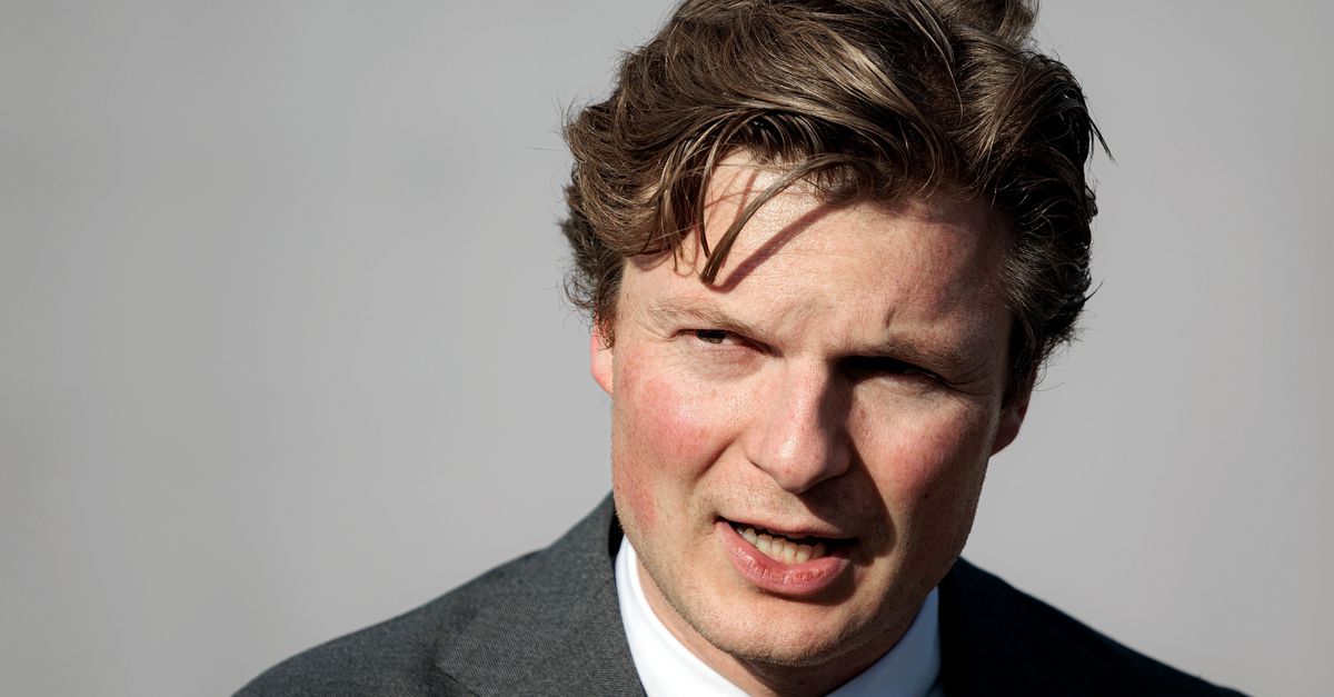 Brekelmans maakt in Hawija excuses voor luchtaanval uit 2015 en belooft meer geld voor wederopbouw