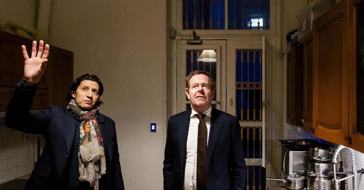 Van Weel: Nederland gaat weer asielzoekers terugsturen naar Griekenland, na investeringen in opvang