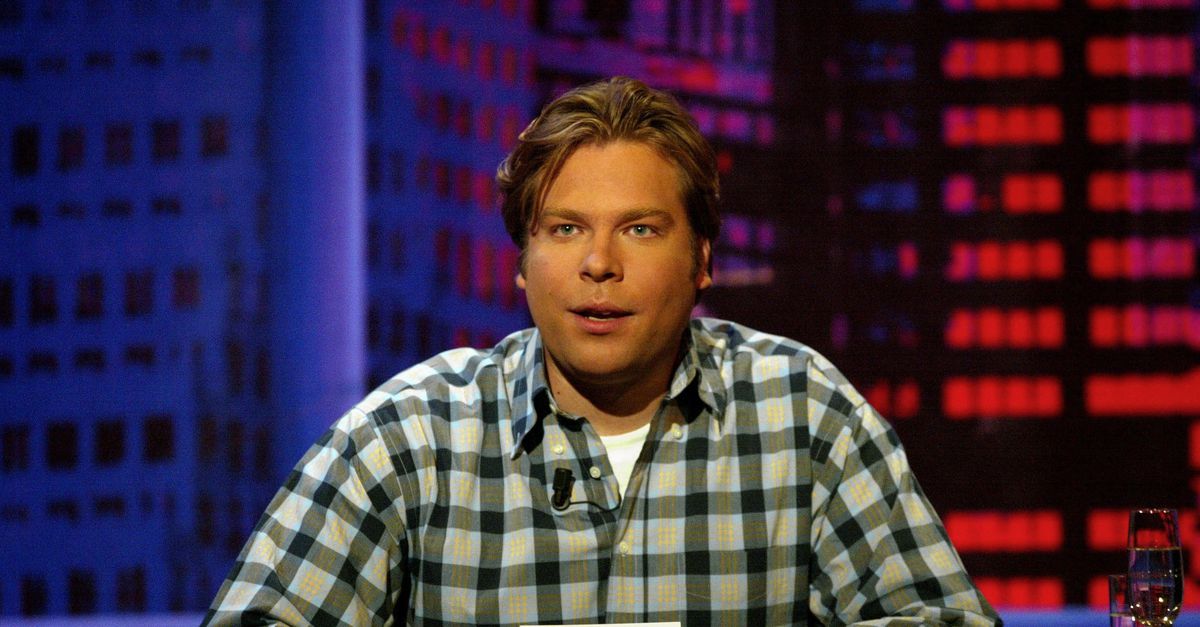 Een vernieuwende talkshowpionier die zich ontwikkelde tot online complotdenker