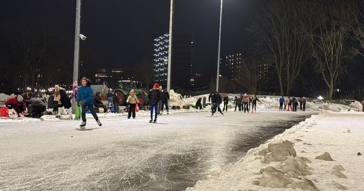 Ook vanavond werd nog geschaatst
