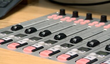 Presentatoren Falcon Radio stappen op na commotie rond interview Prevoo