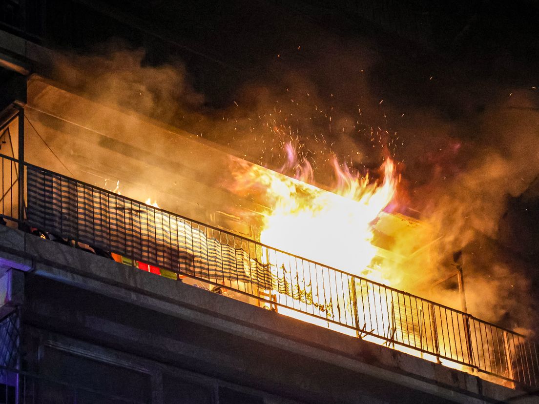 De uitslaande brand in de flatwoning aan de Albert Camusplaats