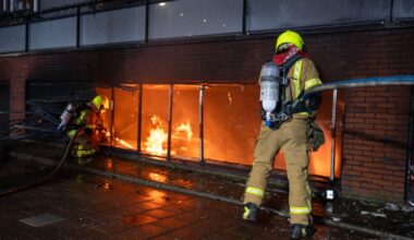 Dit was de Nieuwjaarsnacht: Ongeregeldheden in Vlaardingen | Zes auto's uitgebrand in parkeerkelder