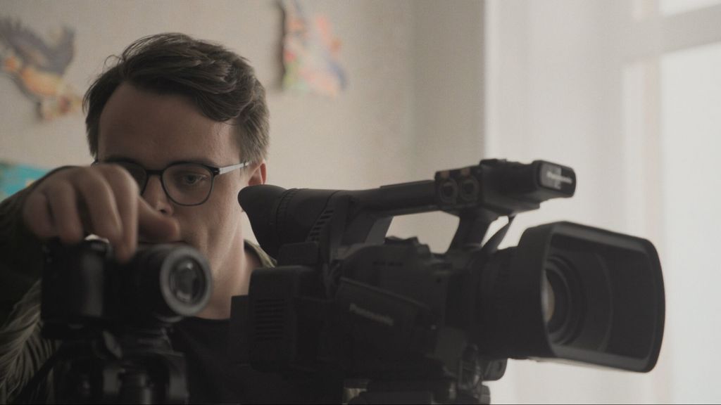 leraar filmt indoctrinatie op Russische school