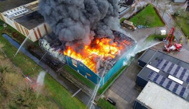 Grote brand Noord-Scharwoude, veiligheidsregio bang voor asbest