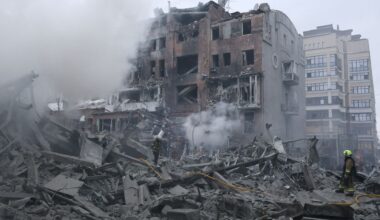 Twee doden en 25 gewonden door raketaanval appartementsgebouw Charkiv